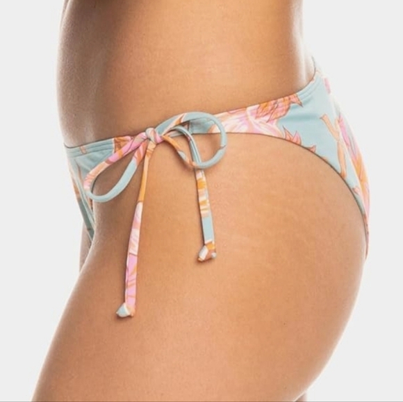 Roxy Pink and Blue Bikini with Tropical Floral Design - Picture 3 of 8